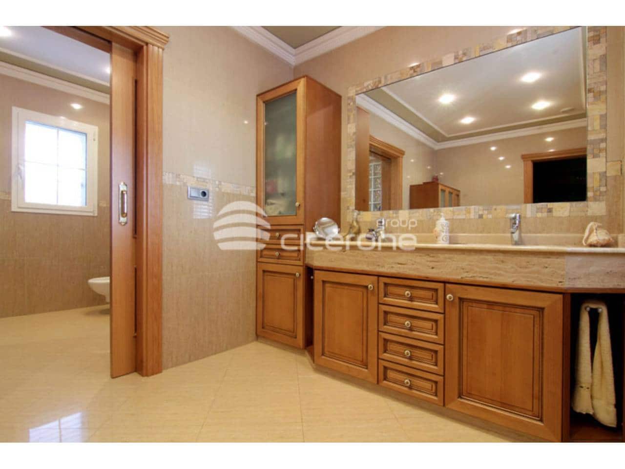 4 soveværelse Villa til salg i Benaguasil med swimmingpool garage - € 850.000 (Ref: 2792662)