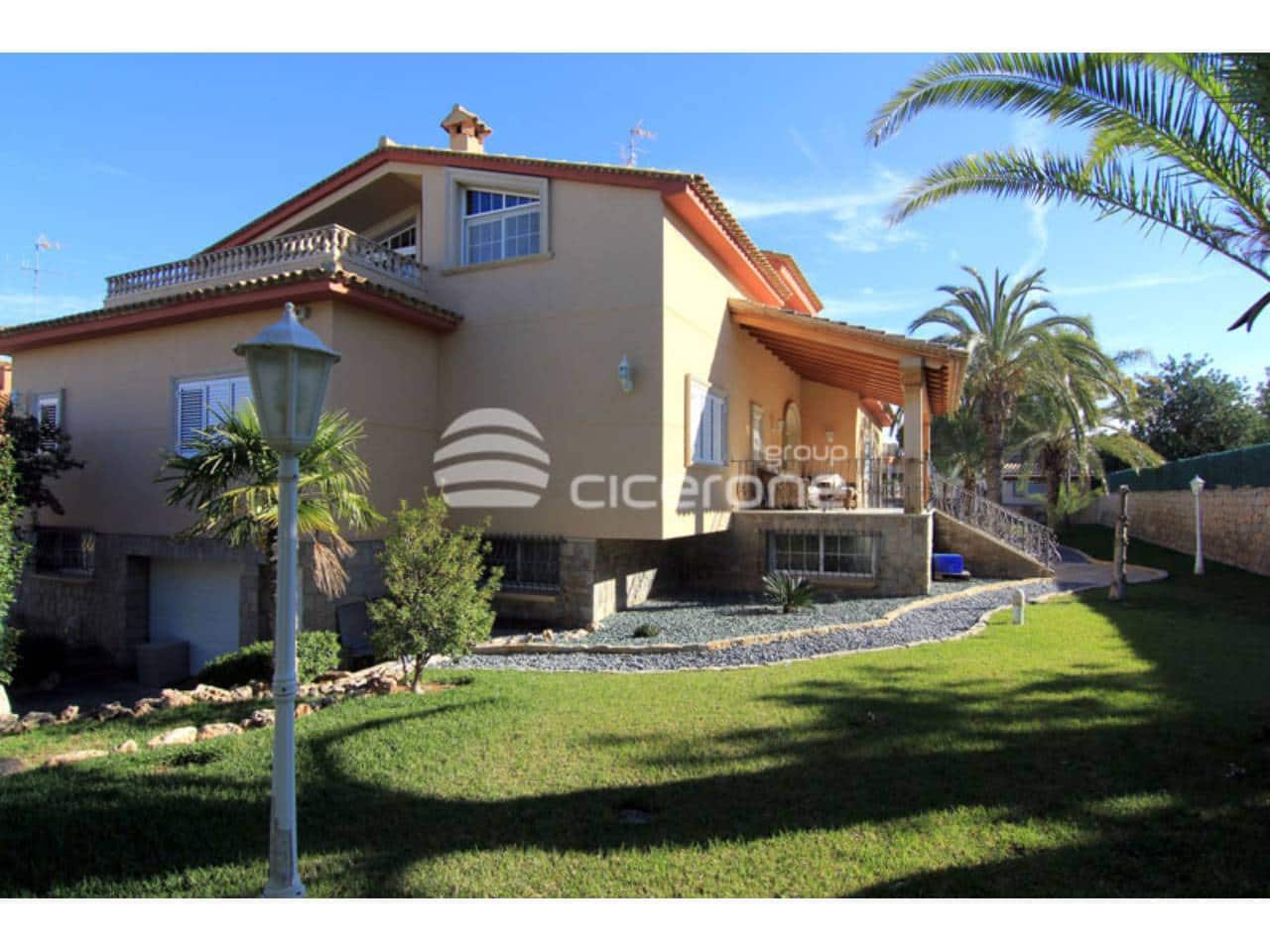 4 soveværelse Villa til salg i Benaguasil med swimmingpool garage - € 850.000 (Ref: 2792662)