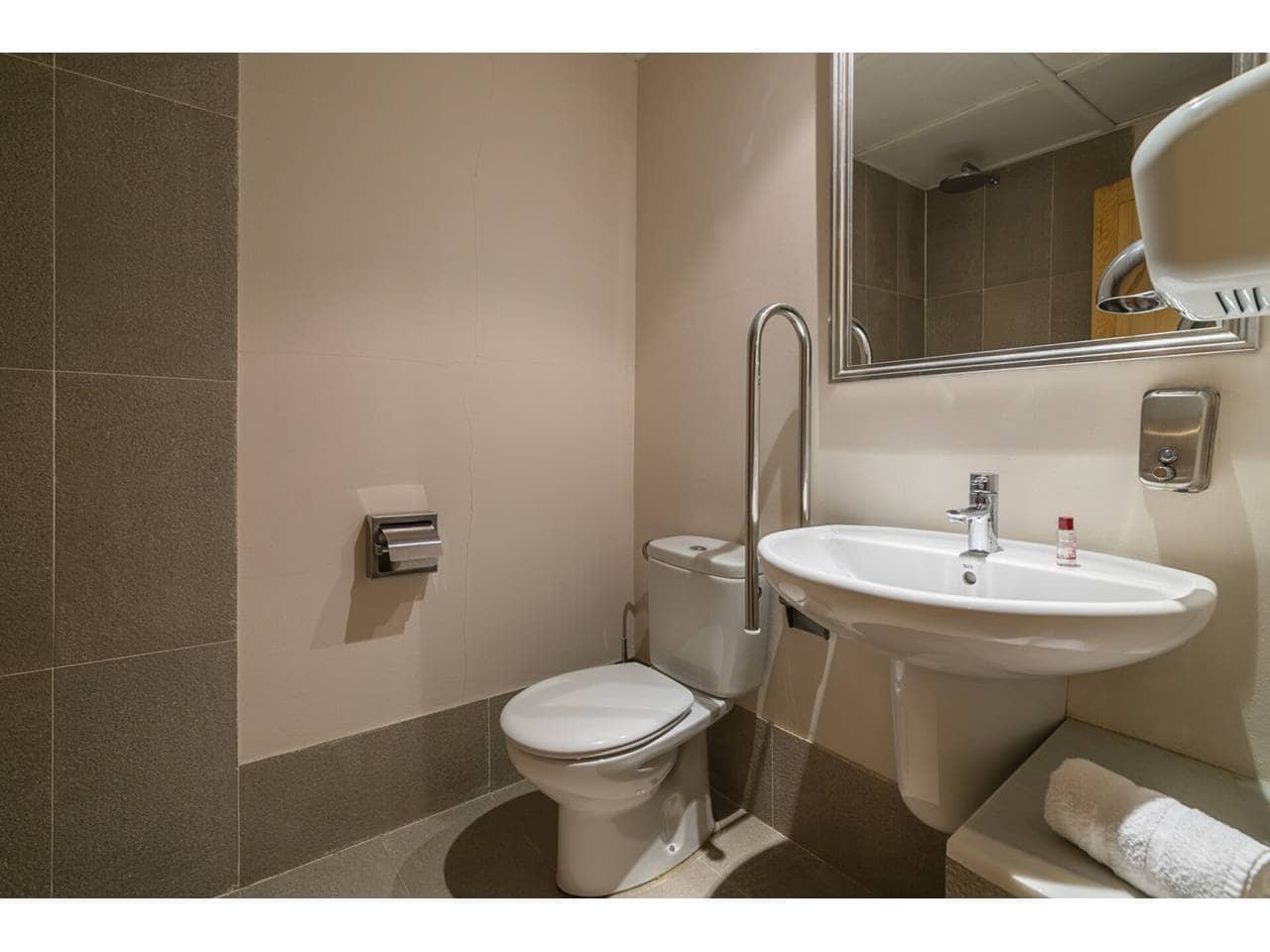 9 soveværelse Villa til salg i Chulilla med swimmingpool - € 1.000.000 (Ref: 5833836)