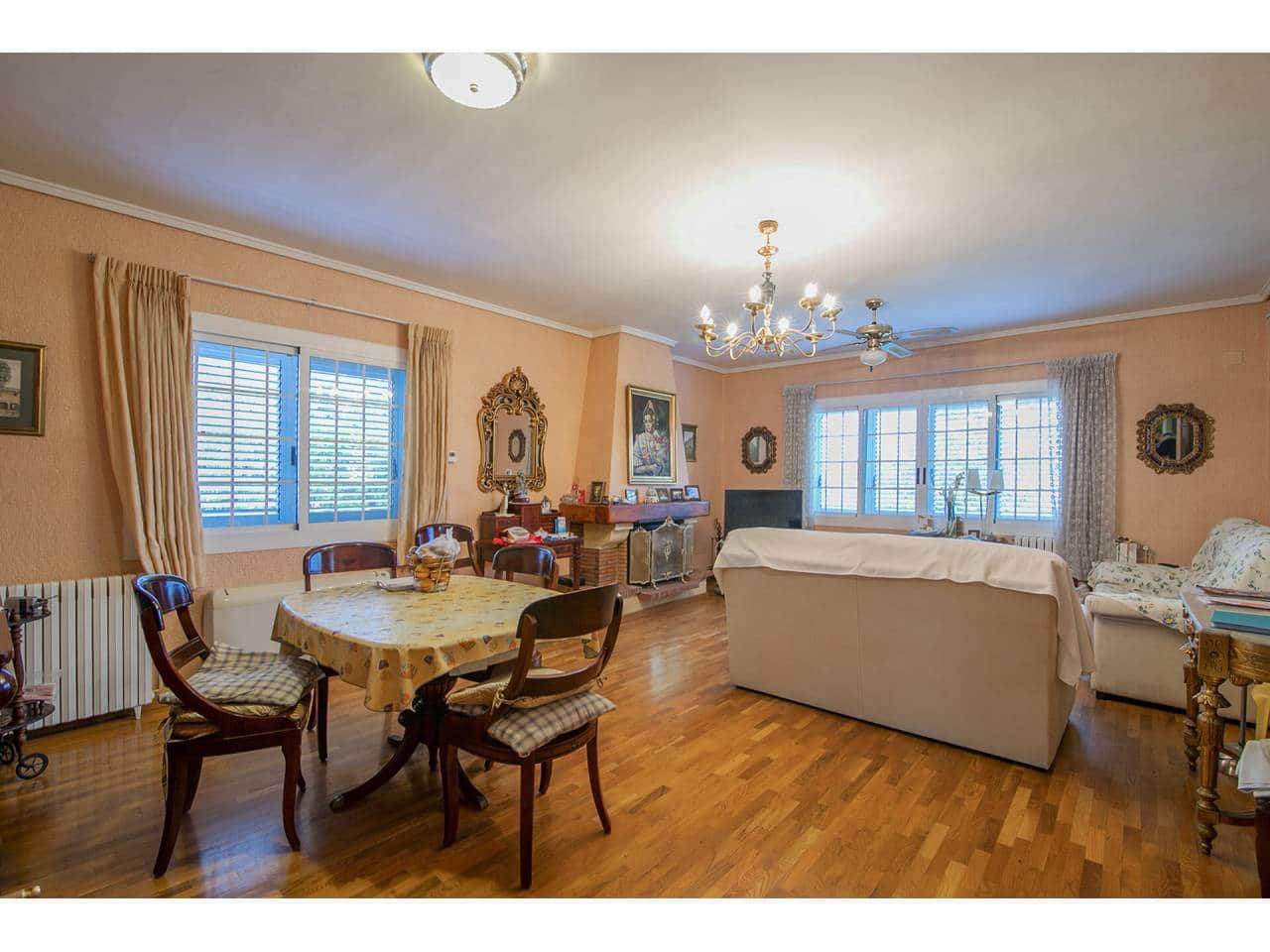 5 bedroom Villa for sale in Picassent with pool garage - € 970,000 (Ref: 5886524)