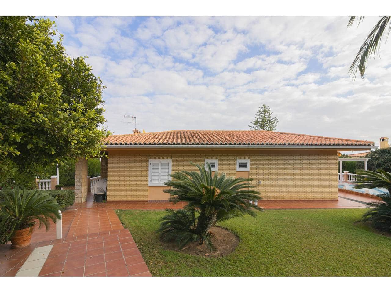 5 bedroom Villa for sale in Picassent with pool garage - € 970,000 (Ref: 5886524)