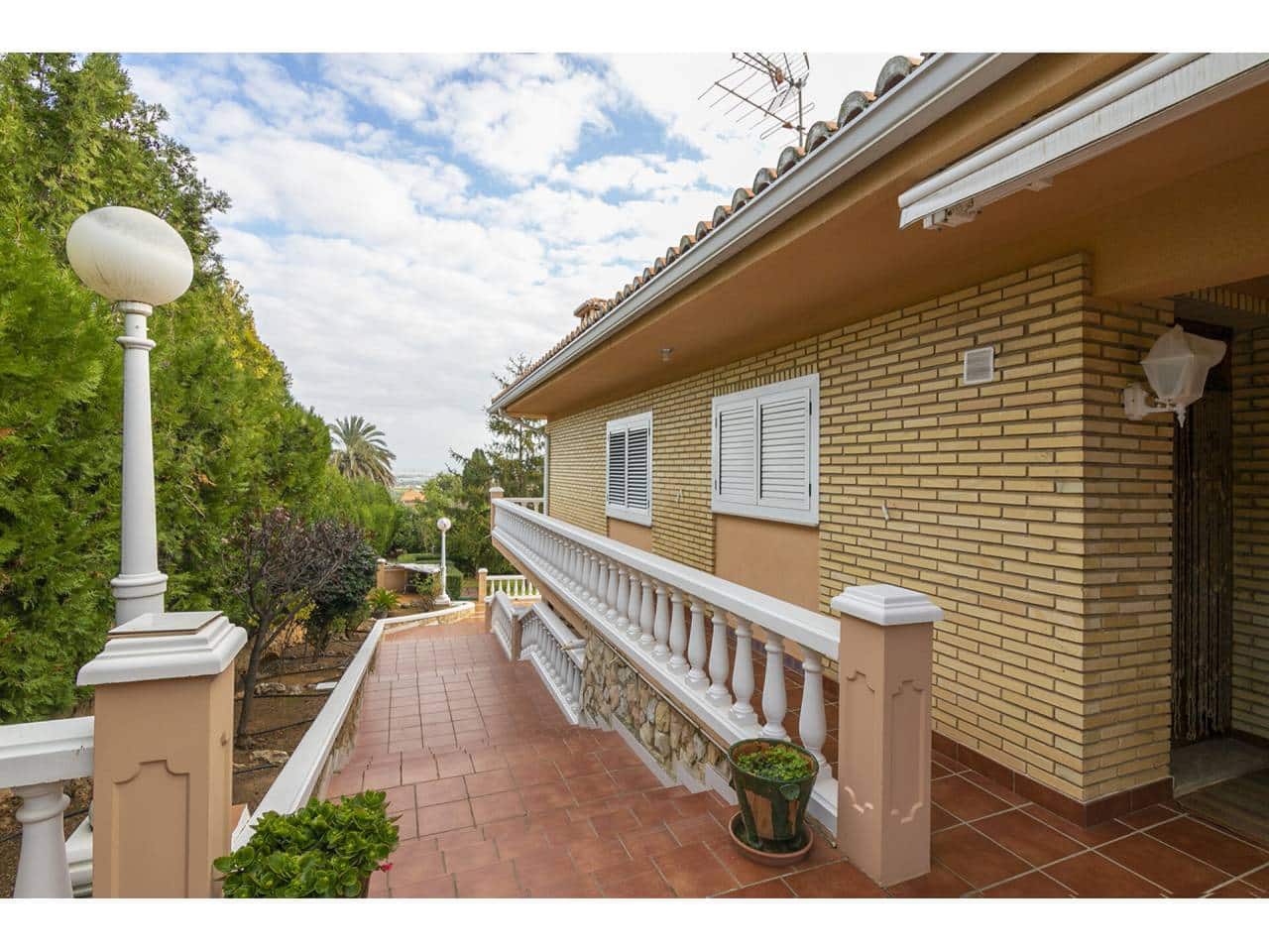 5 bedroom Villa for sale in Picassent with pool garage - € 970,000 (Ref: 5886524)