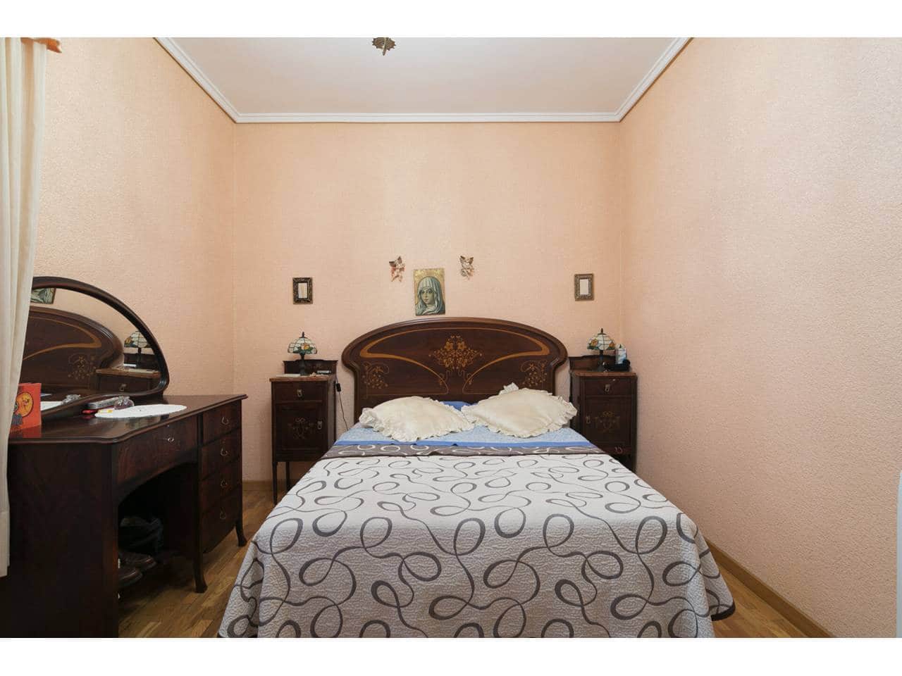 5 bedroom Villa for sale in Picassent with pool garage - € 970,000 (Ref: 5886524)