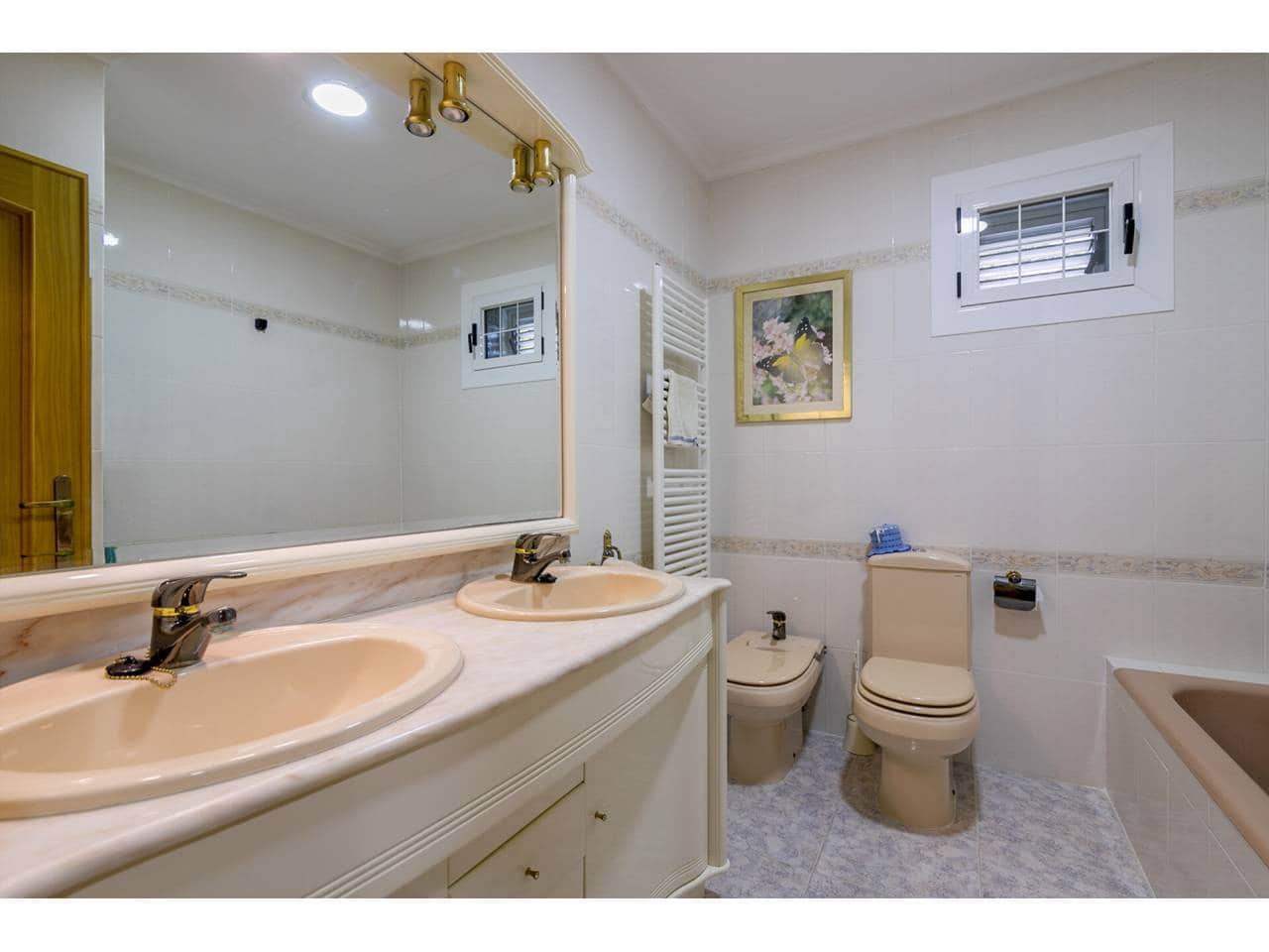 5 bedroom Villa for sale in Picassent with pool garage - € 970,000 (Ref: 5886524)