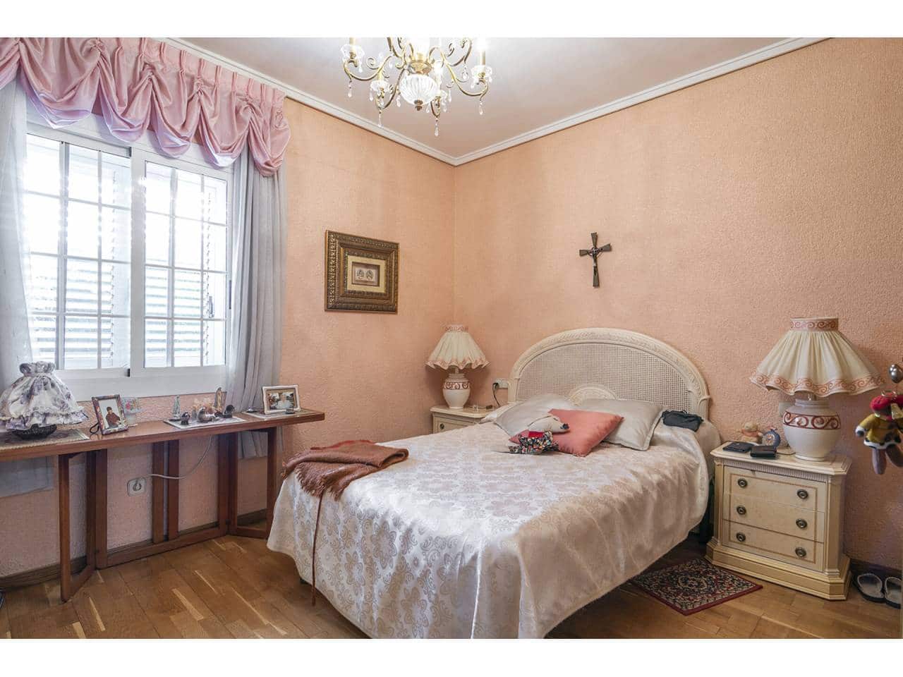 5 bedroom Villa for sale in Picassent with pool garage - € 970,000 (Ref: 5886524)