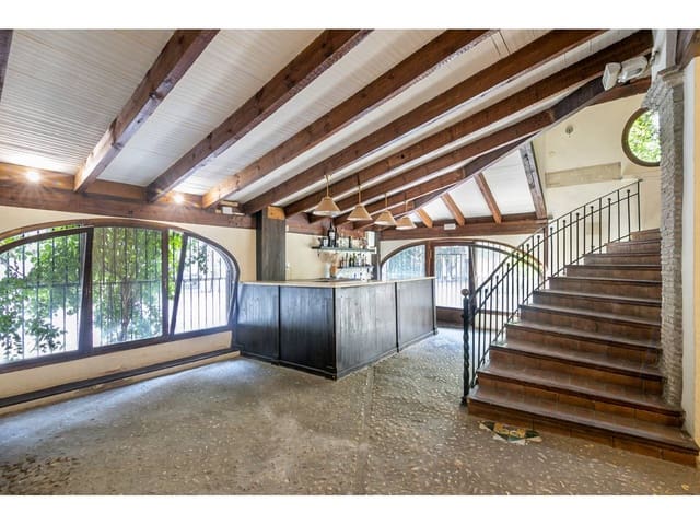 9 bedroom Hotel for sale in Xàtiva - € 700,000 (Ref: 6366385)