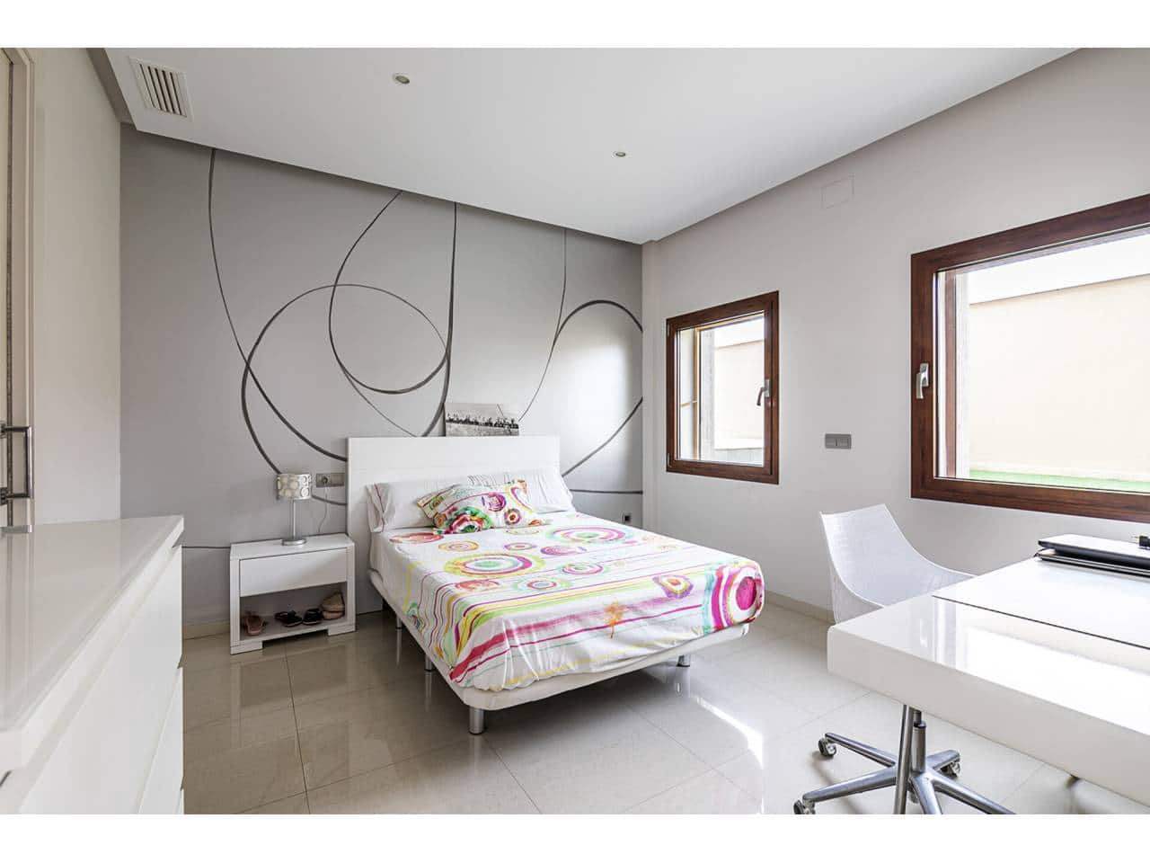 7 soverom Villa til salgs i Algemesi med svømmebasseng garasje - € 1 175 000 (Ref: 7115560)