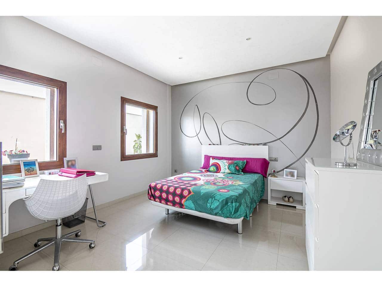 7 soverom Villa til salgs i Algemesi med svømmebasseng garasje - € 1 175 000 (Ref: 7115560)