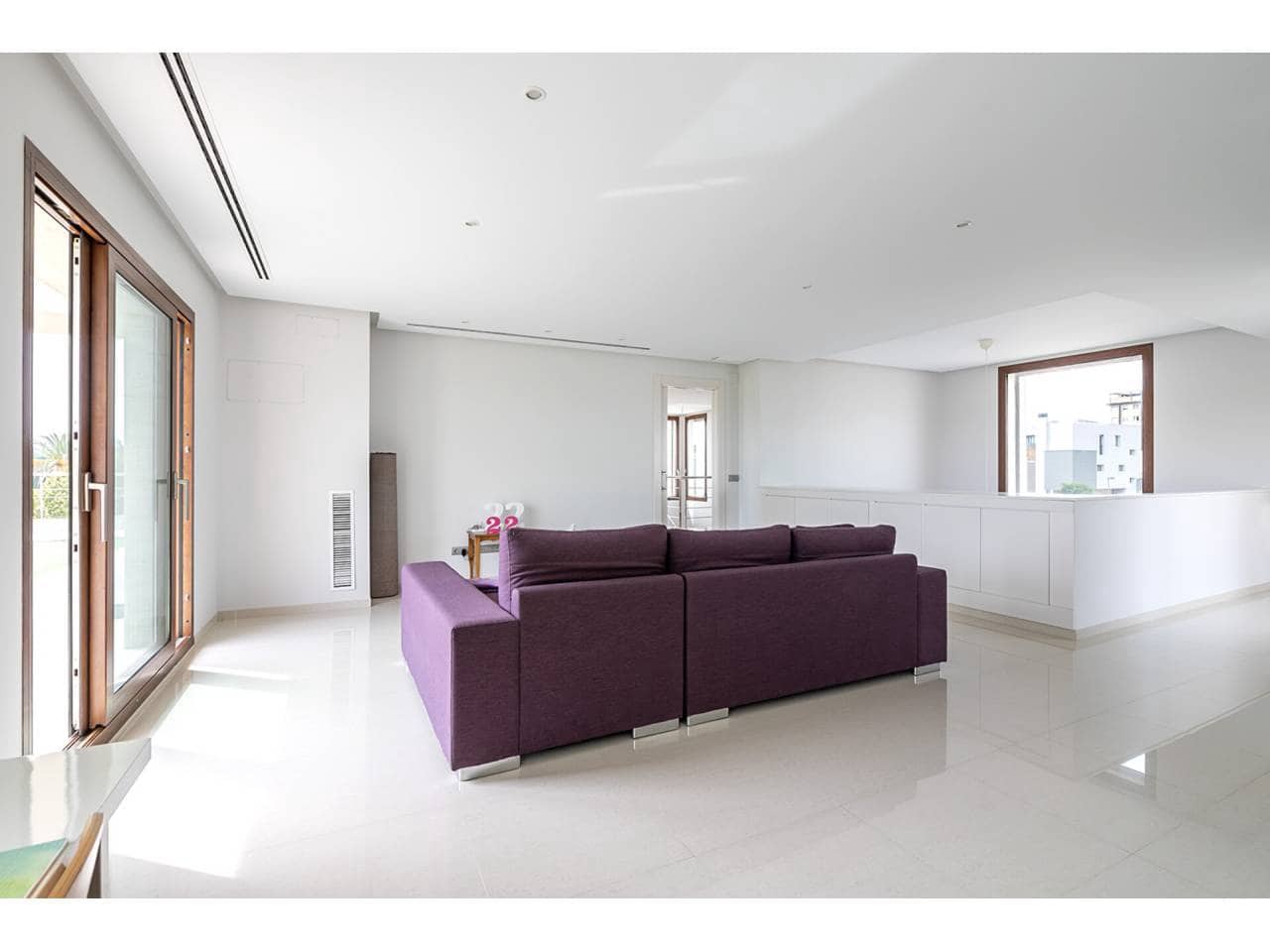 7 soverom Villa til salgs i Algemesi med svømmebasseng garasje - € 1 175 000 (Ref: 7115560)