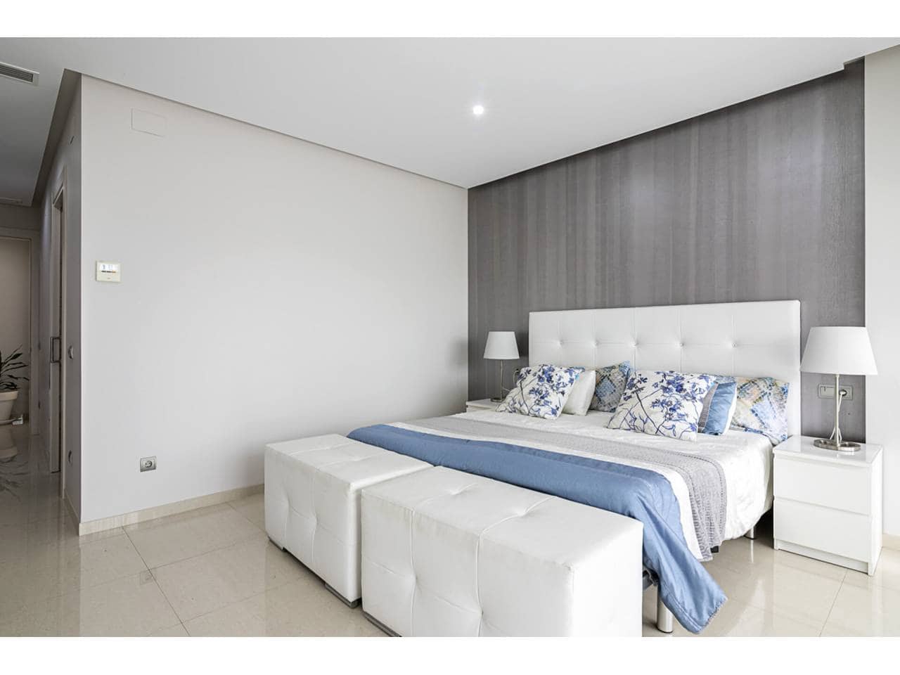 7 soverom Villa til salgs i Algemesi med svømmebasseng garasje - € 1 175 000 (Ref: 7115560)