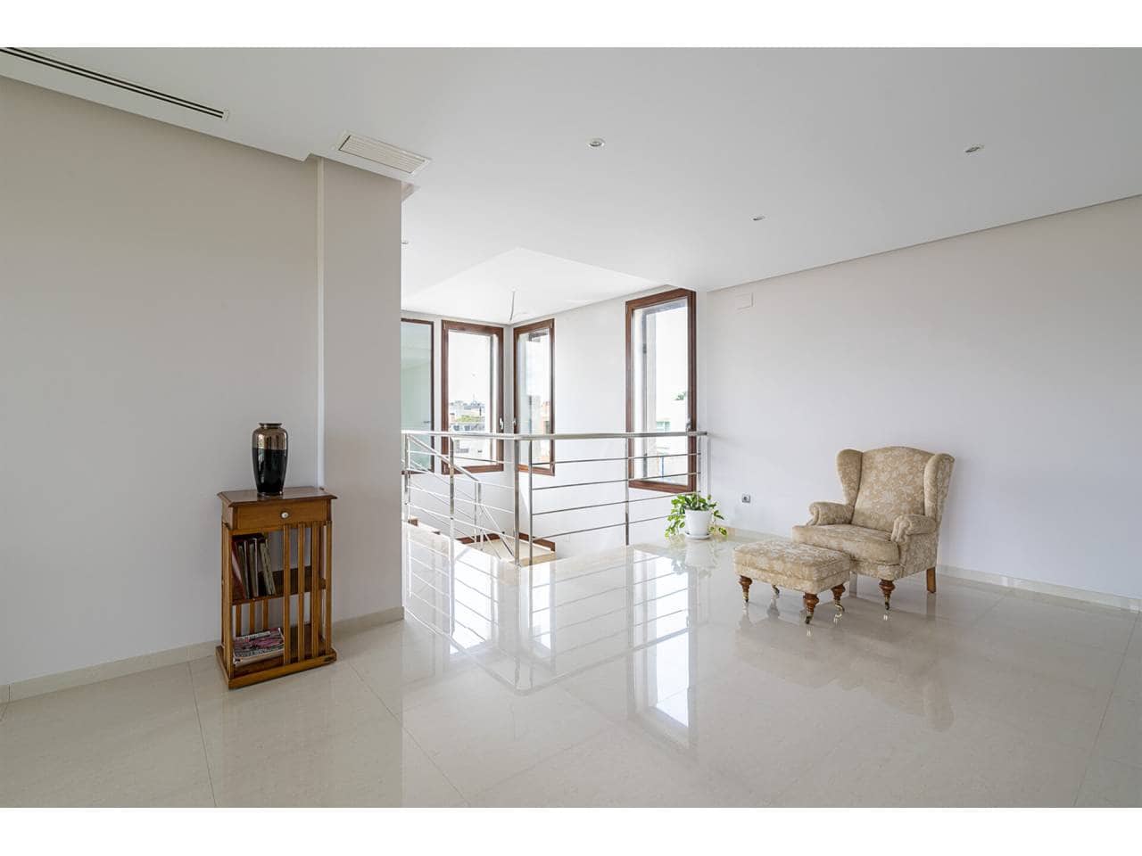 7 soverom Villa til salgs i Algemesi med svømmebasseng garasje - € 1 175 000 (Ref: 7115560)