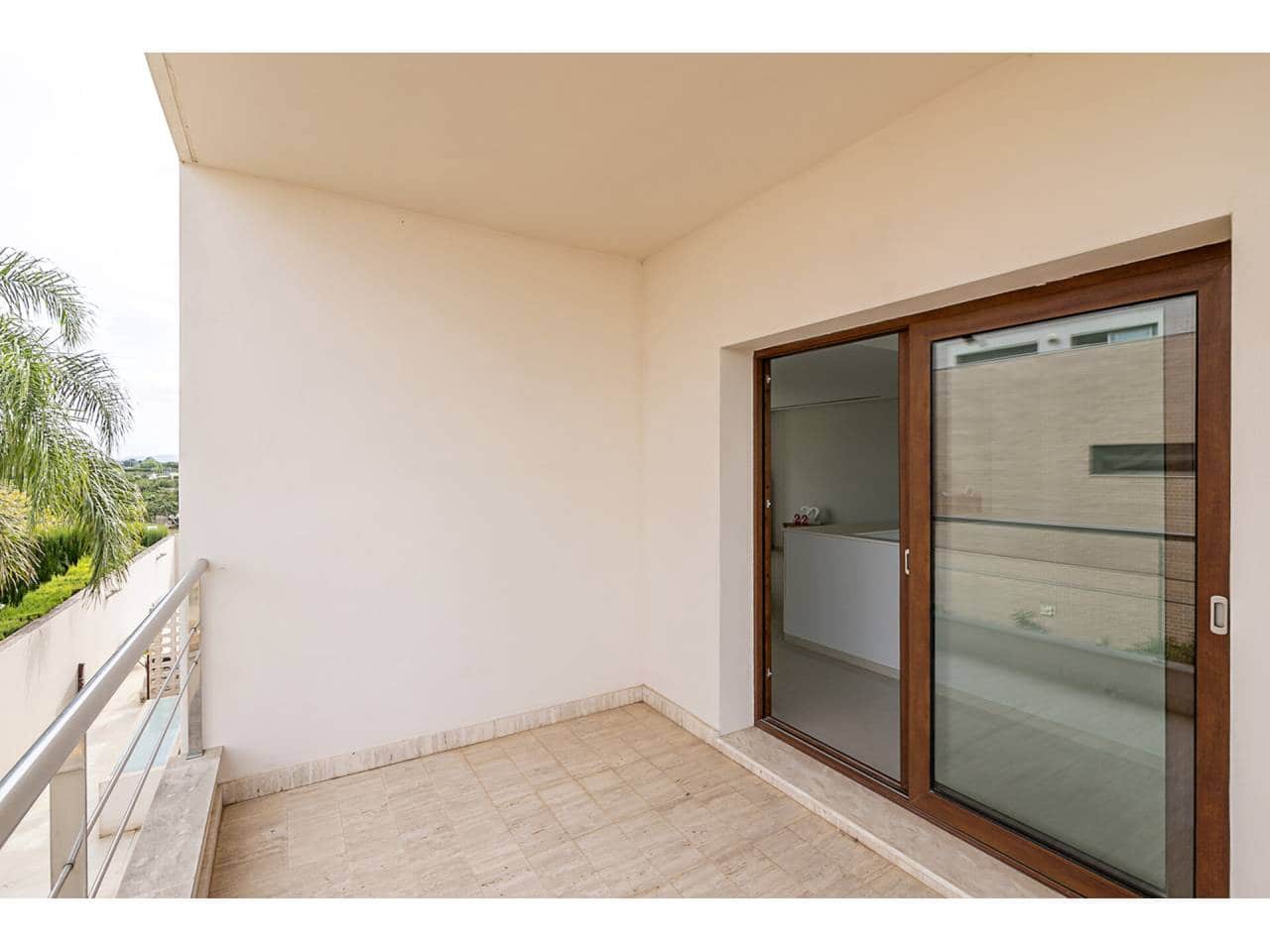 7 soverom Villa til salgs i Algemesi med svømmebasseng garasje - € 1 175 000 (Ref: 7115560)