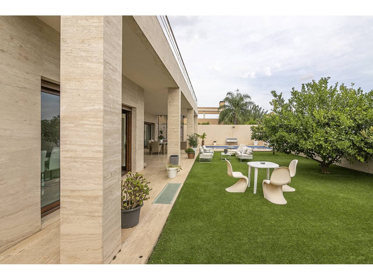 7 soverom Villa til salgs i Algemesi med svømmebasseng garasje - € 1 175 000 (Ref: 7115560)