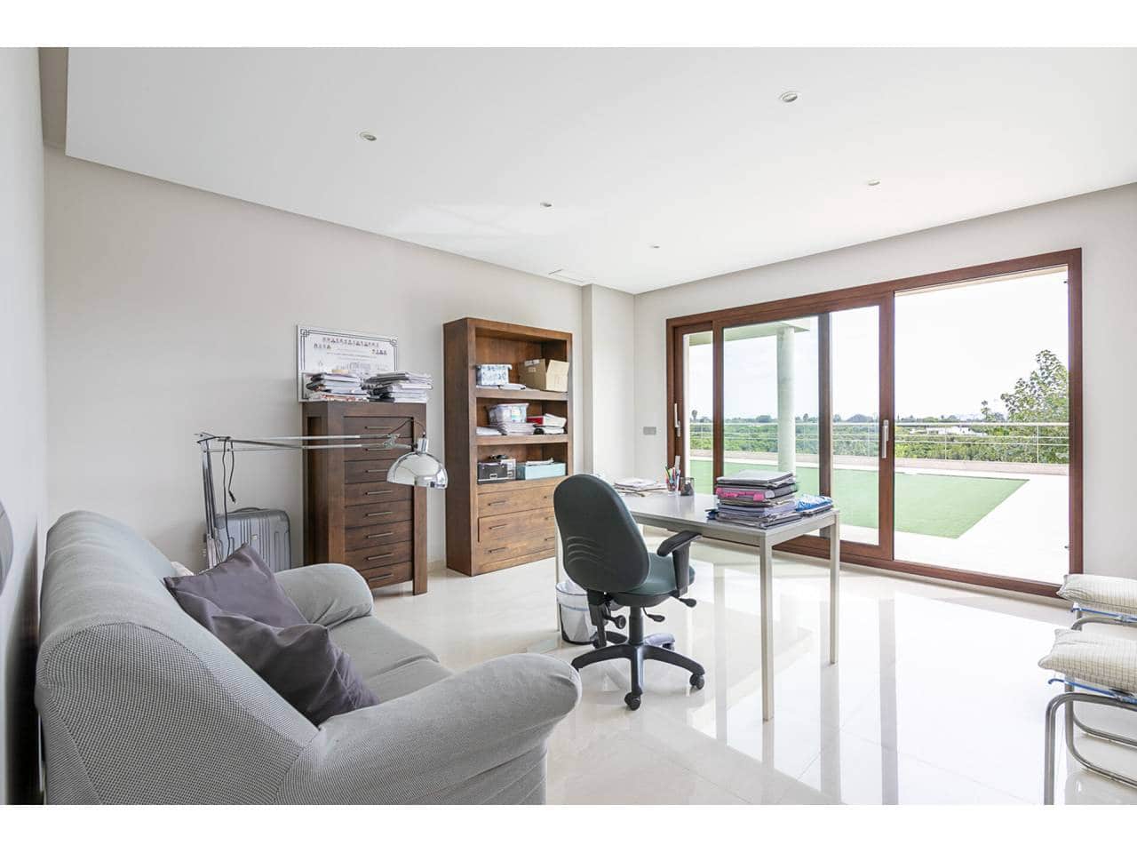 7 soverom Villa til salgs i Algemesi med svømmebasseng garasje - € 1 175 000 (Ref: 7115560)