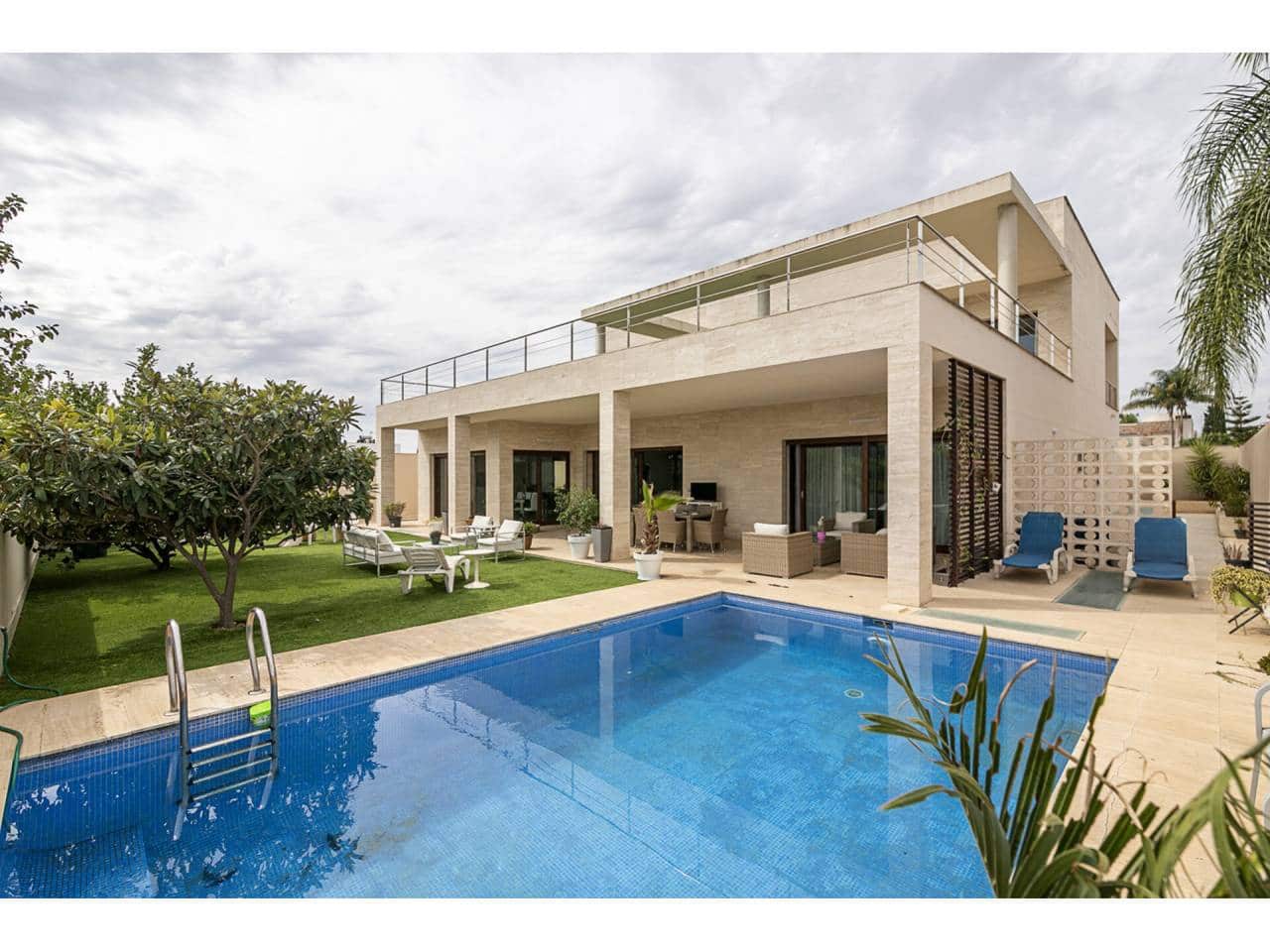 7 soverom Villa til salgs i Algemesi med svømmebasseng garasje - € 1 175 000 (Ref: 7115560)
