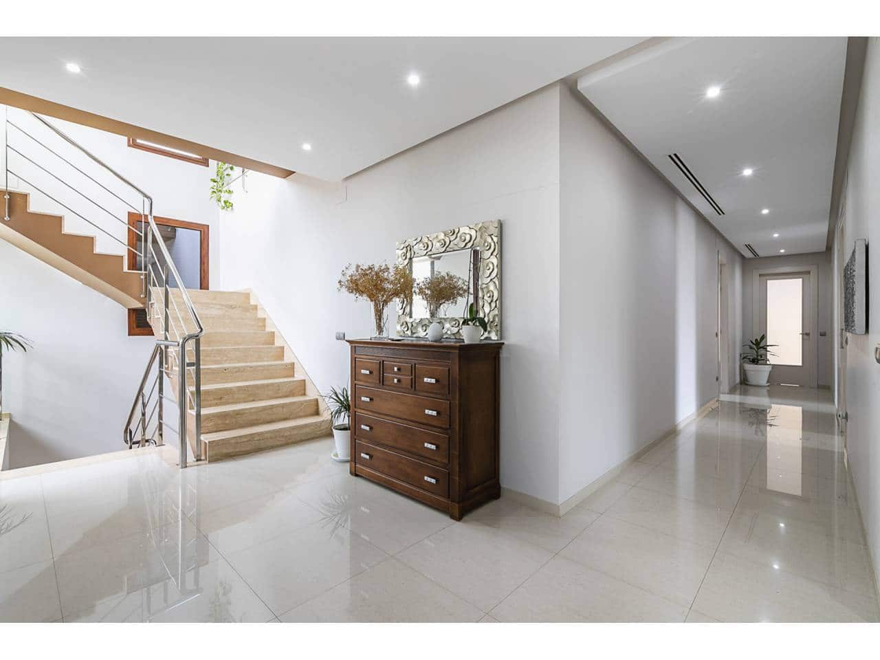 7 soverom Villa til salgs i Algemesi med svømmebasseng garasje - € 1 175 000 (Ref: 7115560)