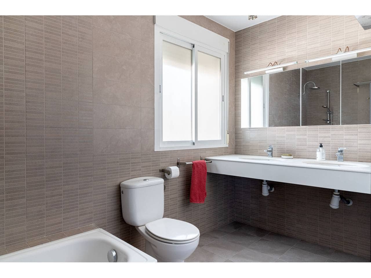 4 soveværelse Villa til salg i Godelleta med swimmingpool garage - € 495.000 (Ref: 7533107)