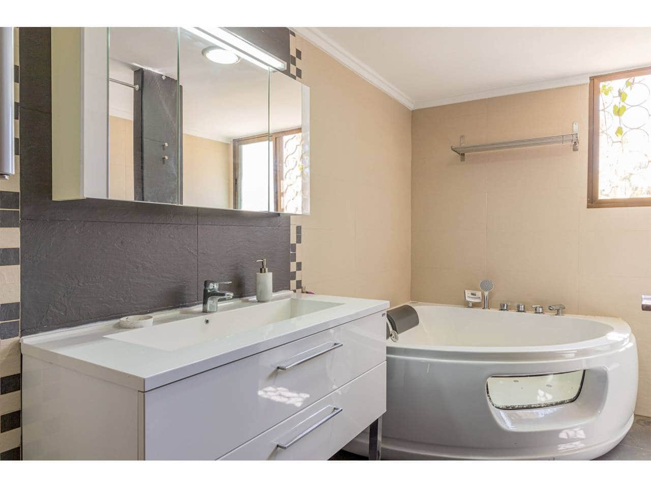 4 soveværelse Villa til salg i Godelleta med swimmingpool garage - € 495.000 (Ref: 7533107)