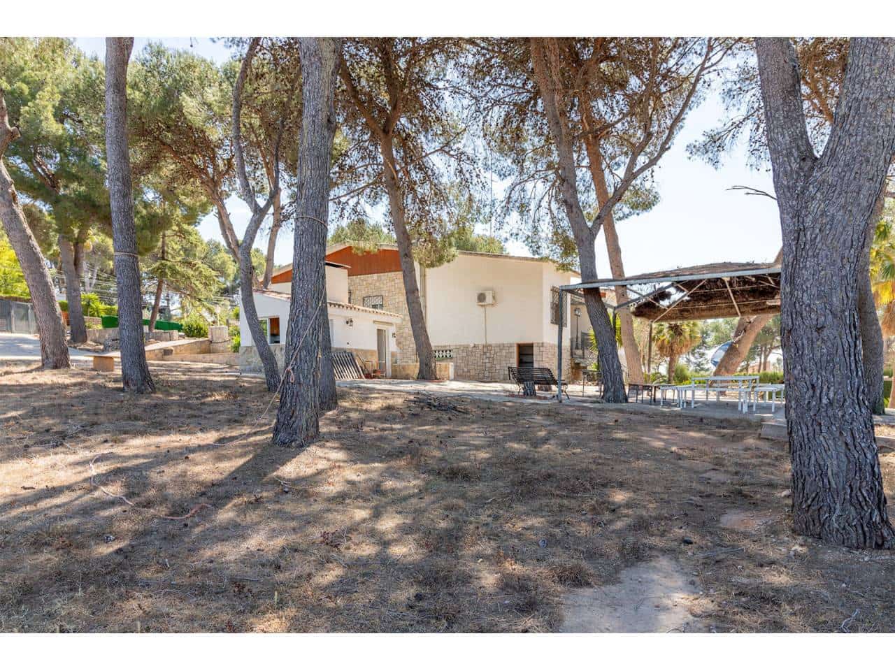 4 soveværelse Villa til salg i Godelleta med swimmingpool garage - € 495.000 (Ref: 7533107)