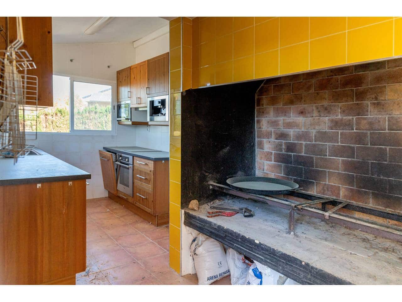 4 soveværelse Villa til salg i Godelleta med swimmingpool garage - € 495.000 (Ref: 7533107)