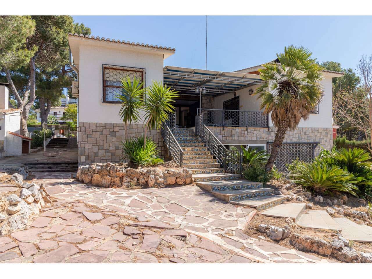 4 soveværelse Villa til salg i Godelleta med swimmingpool garage - € 495.000 (Ref: 7533107)