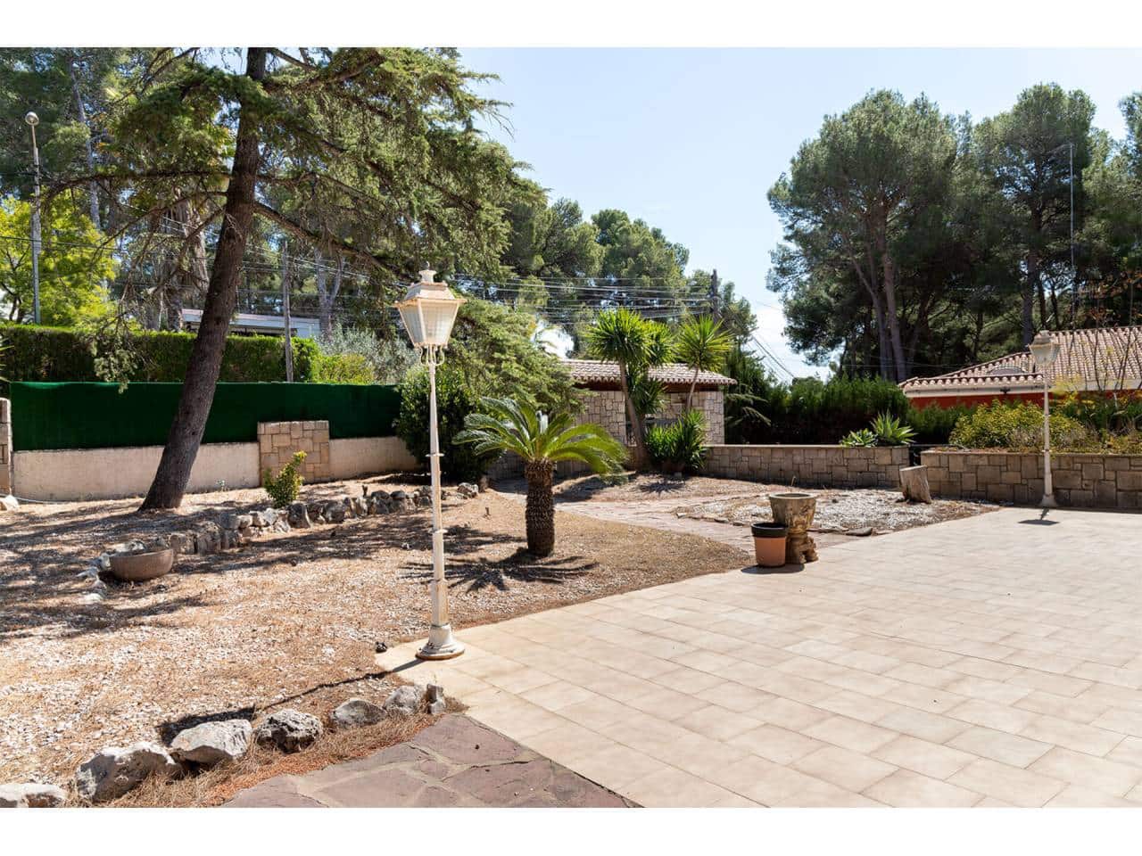 4 soveværelse Villa til salg i Godelleta med swimmingpool garage - € 495.000 (Ref: 7533107)