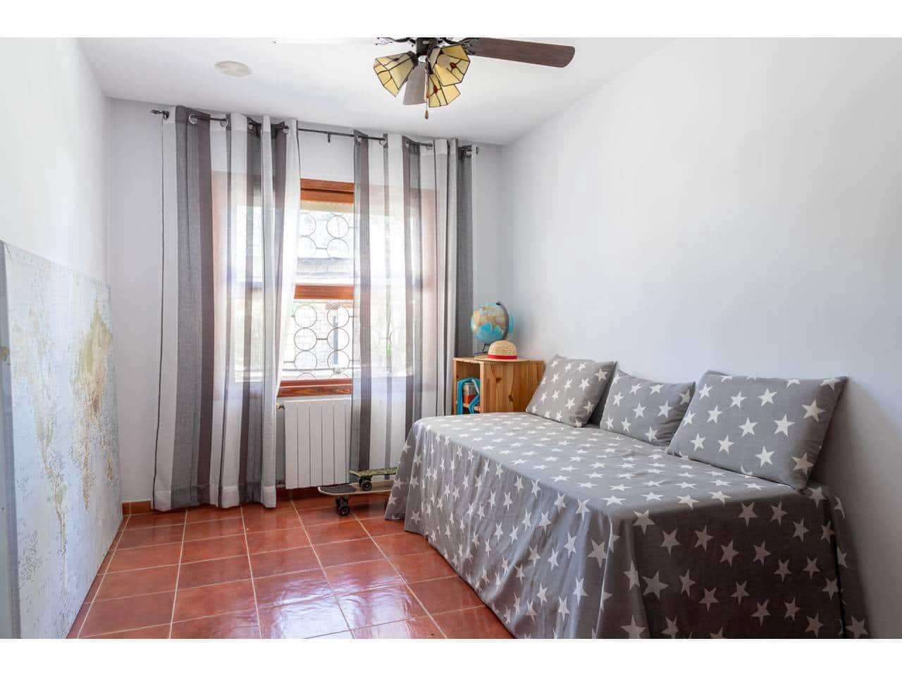 4 soveværelse Villa til salg i Godelleta med swimmingpool garage - € 495.000 (Ref: 7533107)