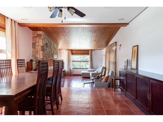 4 soveværelse Villa til salg i Godelleta med swimmingpool garage - € 495.000 (Ref: 7533107)