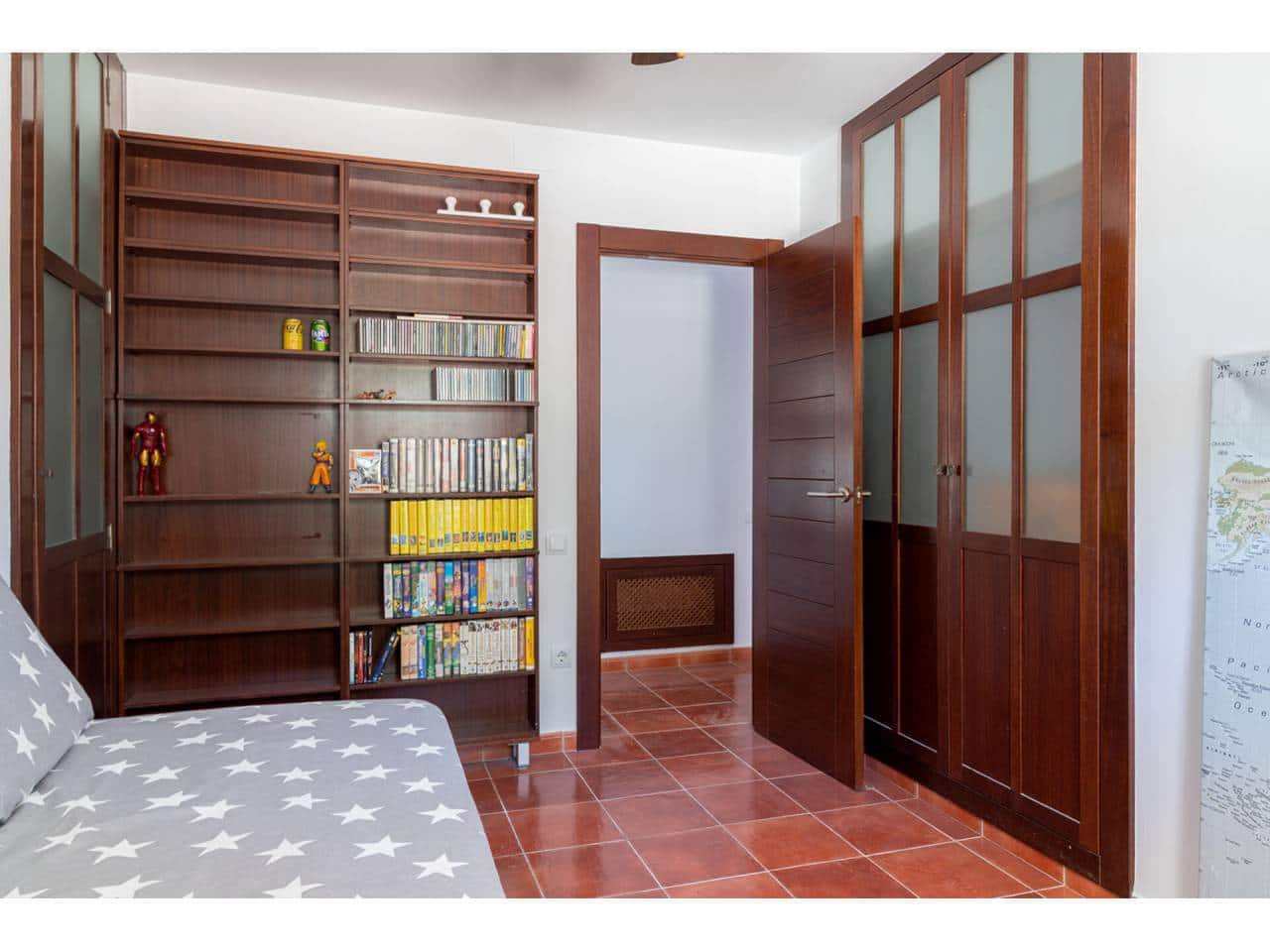 4 soveværelse Villa til salg i Godelleta med swimmingpool garage - € 495.000 (Ref: 7533107)