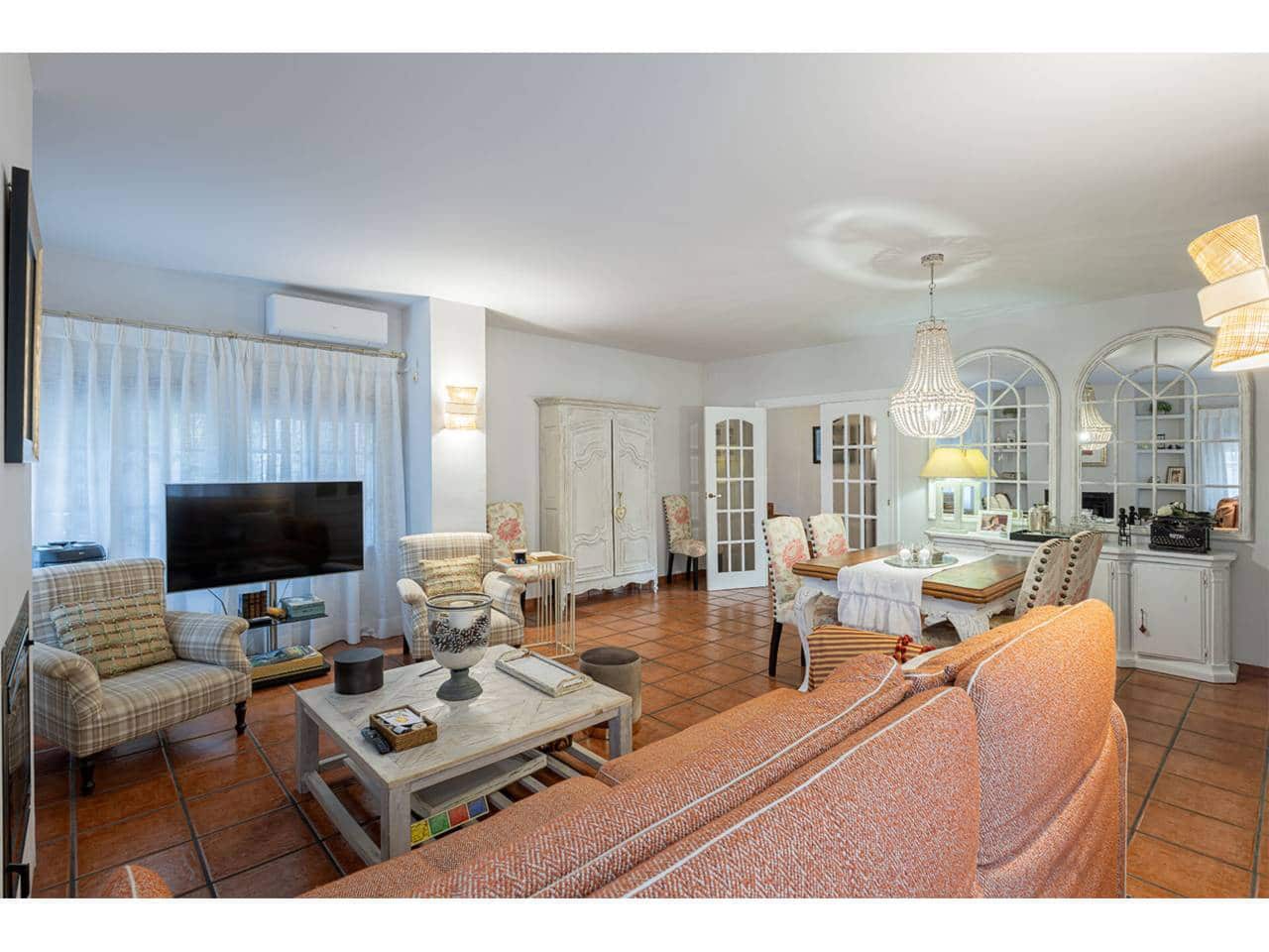 6 soveværelse Villa til salg i L'Eliana med swimmingpool garage - € 865.000 (Ref: 8304662)