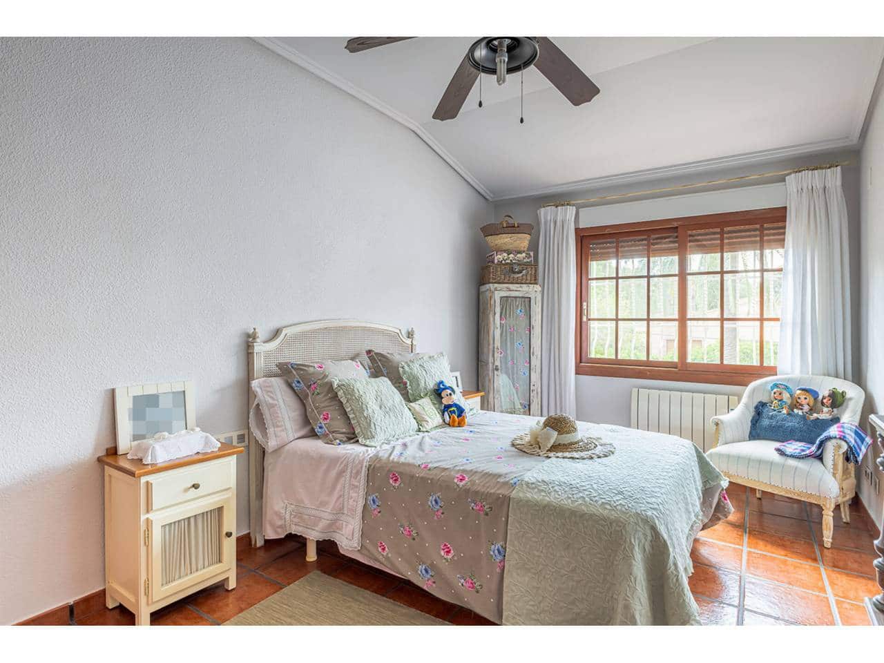 6 soveværelse Villa til salg i L'Eliana med swimmingpool garage - € 865.000 (Ref: 8304662)