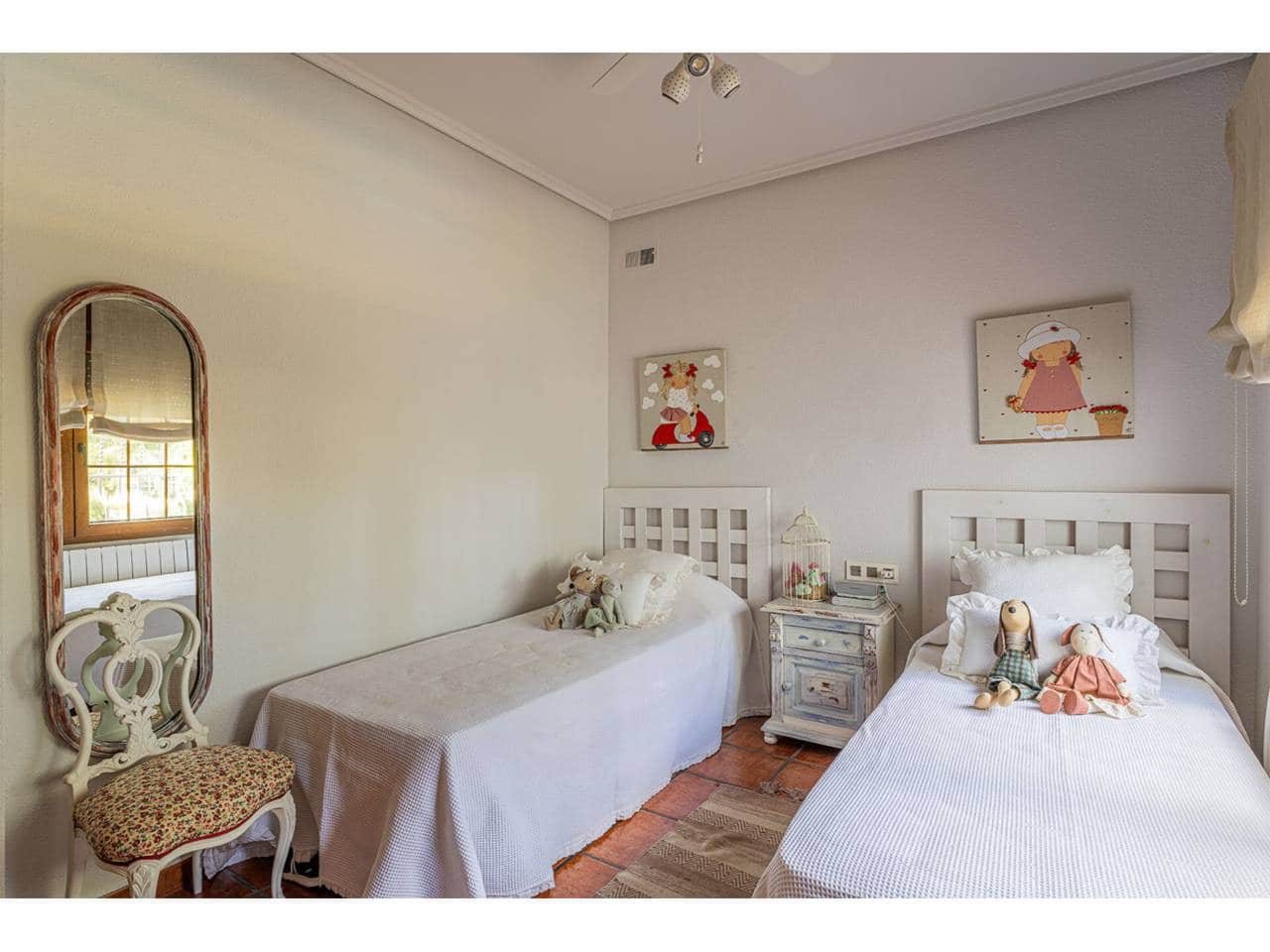 6 soveværelse Villa til salg i L'Eliana med swimmingpool garage - € 865.000 (Ref: 8304662)