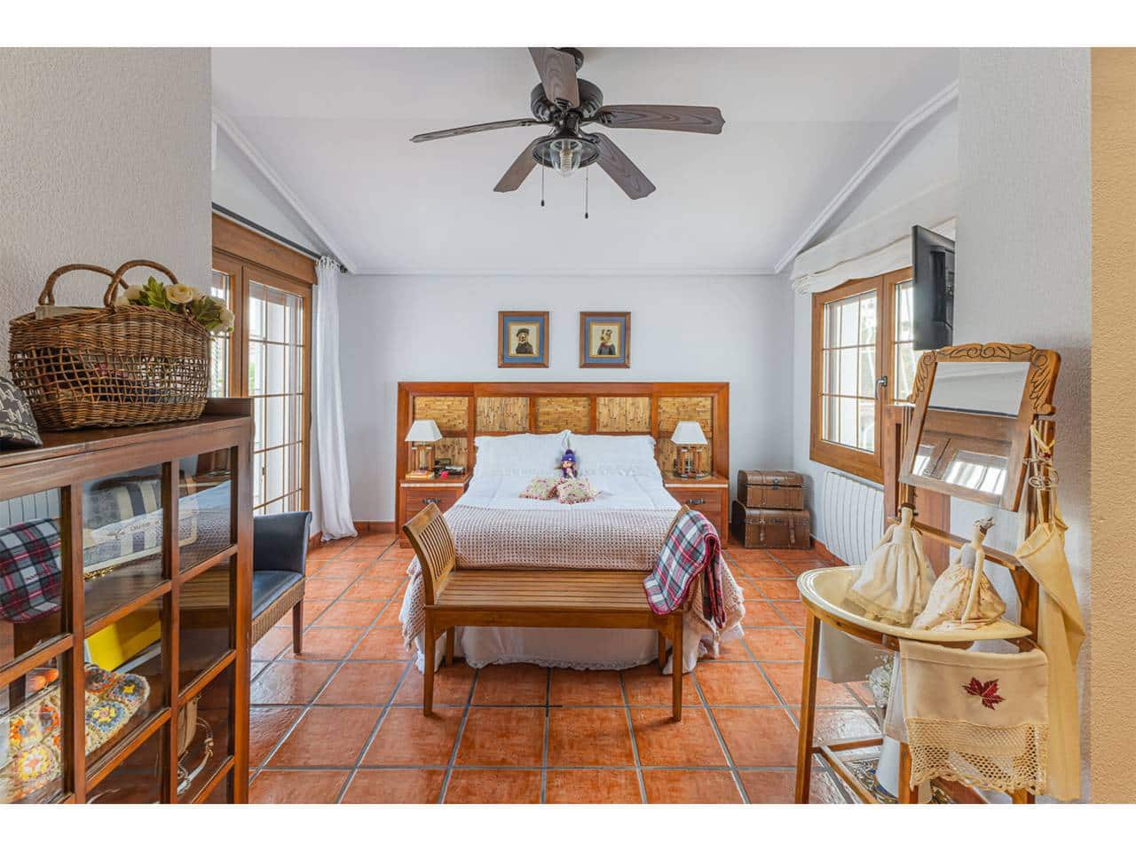 6 soveværelse Villa til salg i L'Eliana med swimmingpool garage - € 865.000 (Ref: 8304662)