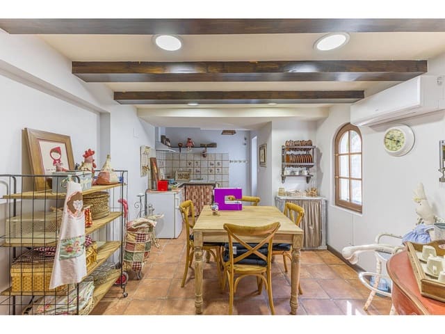 6 soverom Villa til salgs i L'Eliana med svømmebasseng garasje - € 865 000 (Ref: 8304662)