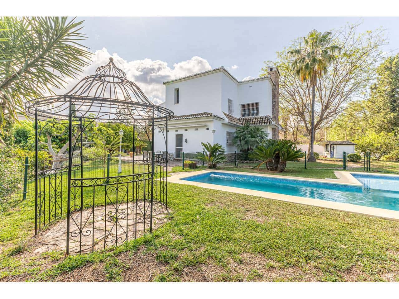 6 soveværelse Villa til salg i L'Eliana med swimmingpool garage - € 865.000 (Ref: 8304662)