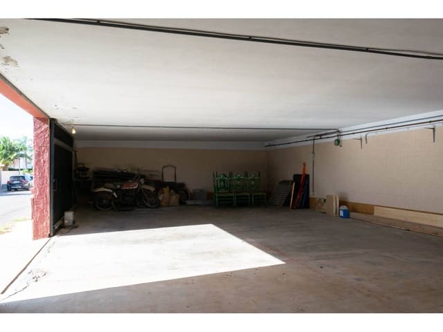 7 soverom Villa til salgs i La Pobla de Vallbona med svømmebasseng garasje - € 830 000 (Ref: 8705457)