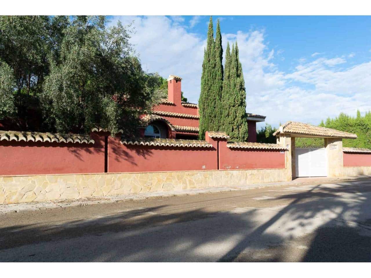 7 soveværelse Villa til salg i La Pobla de Vallbona med swimmingpool garage - € 830.000 (Ref: 8705457)