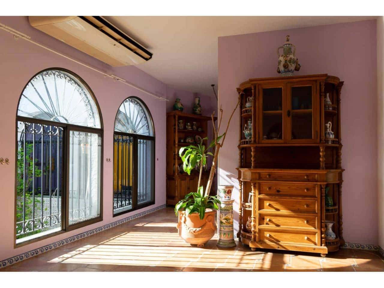 7 soveværelse Villa til salg i La Pobla de Vallbona med swimmingpool garage - € 830.000 (Ref: 8705457)