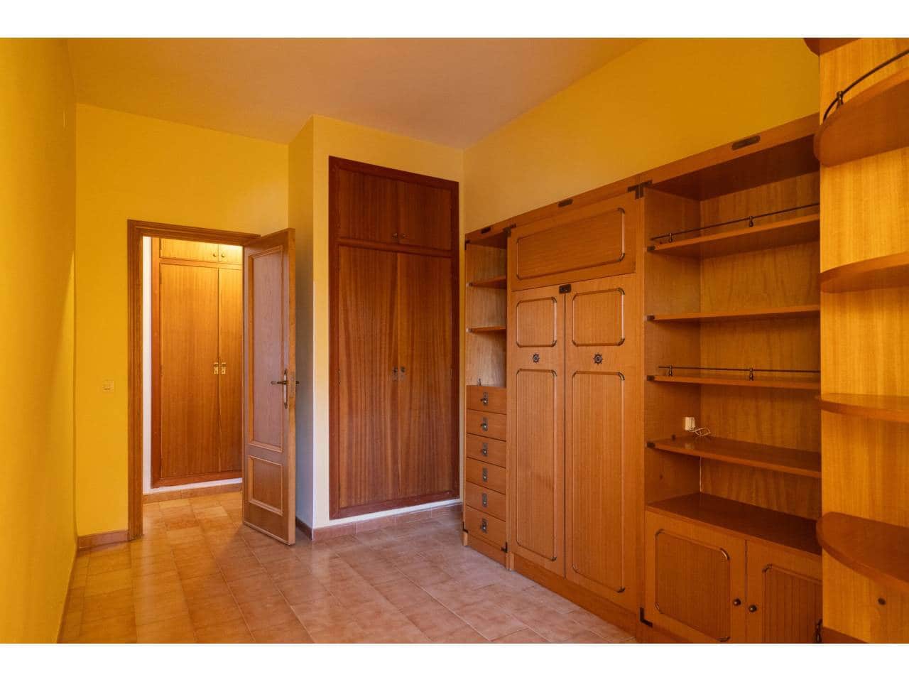 7 soveværelse Villa til salg i La Pobla de Vallbona med swimmingpool garage - € 830.000 (Ref: 8705457)