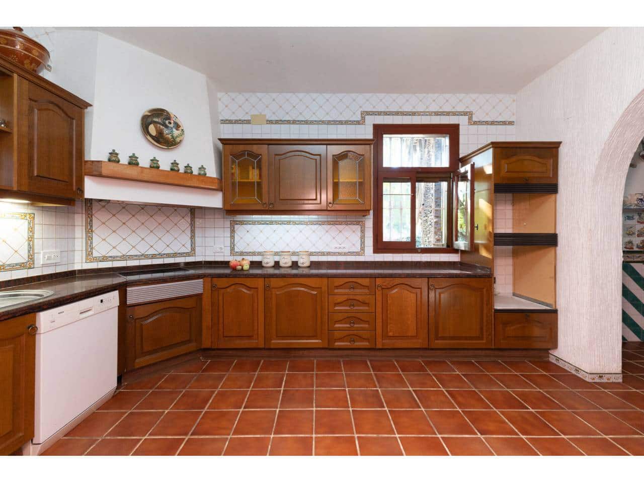 7 soveværelse Villa til salg i La Pobla de Vallbona med swimmingpool garage - € 830.000 (Ref: 8705457)