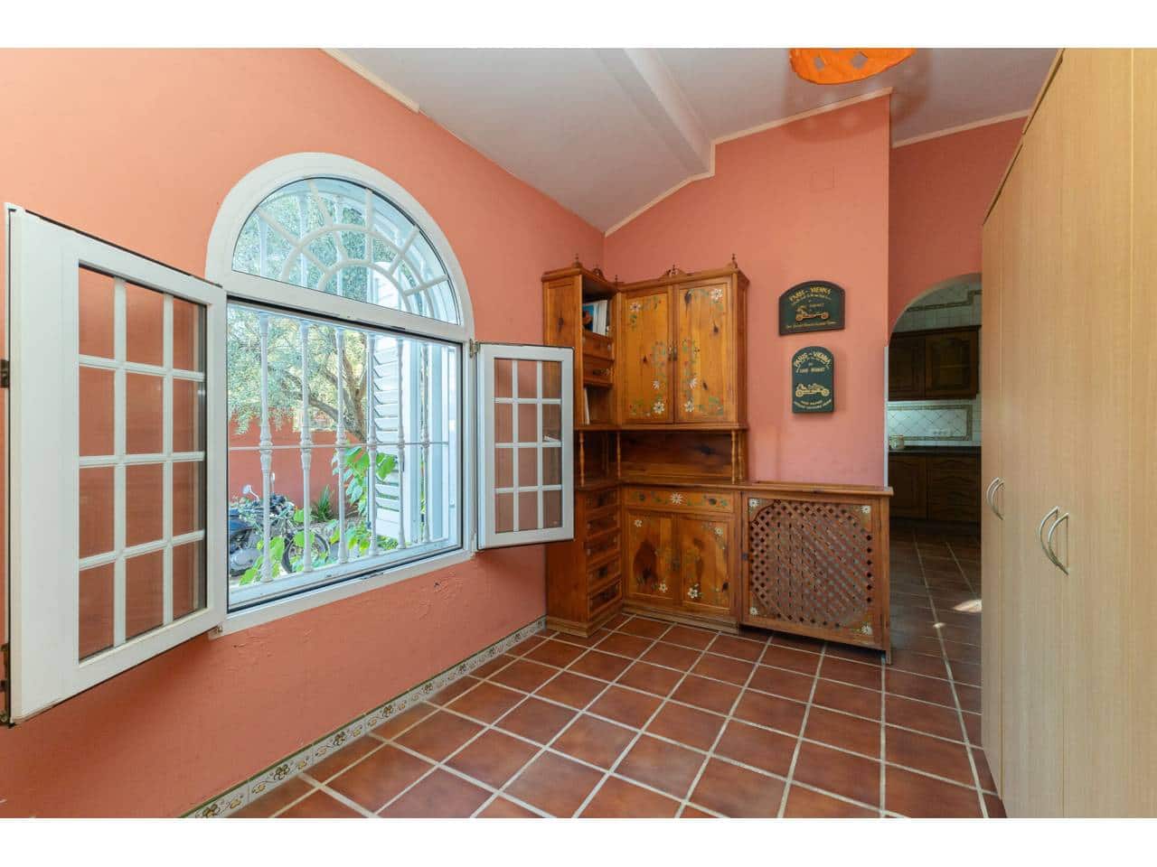 7 soveværelse Villa til salg i La Pobla de Vallbona med swimmingpool garage - € 830.000 (Ref: 8705457)