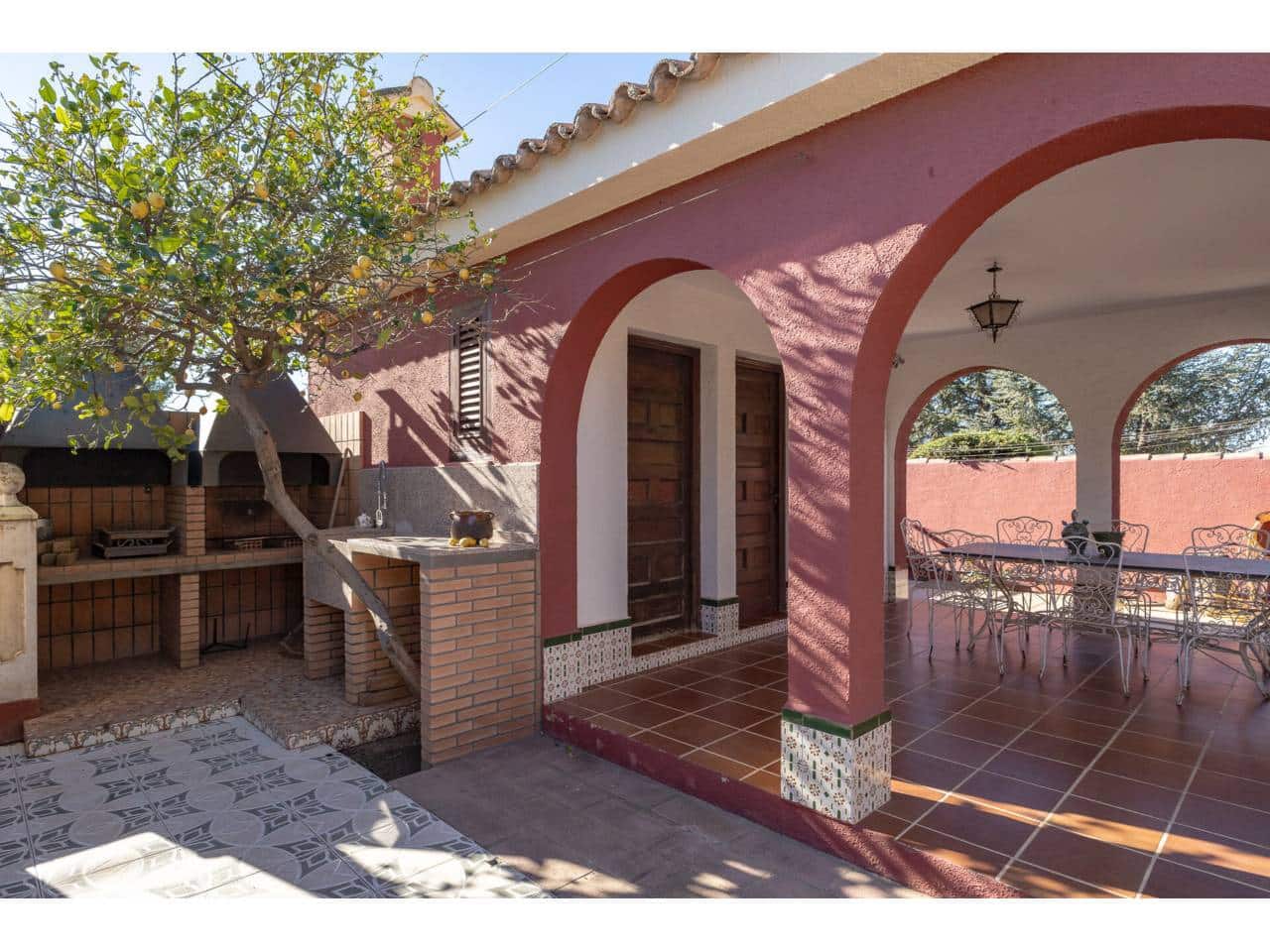 7 soveværelse Villa til salg i La Pobla de Vallbona med swimmingpool garage - € 830.000 (Ref: 8705457)