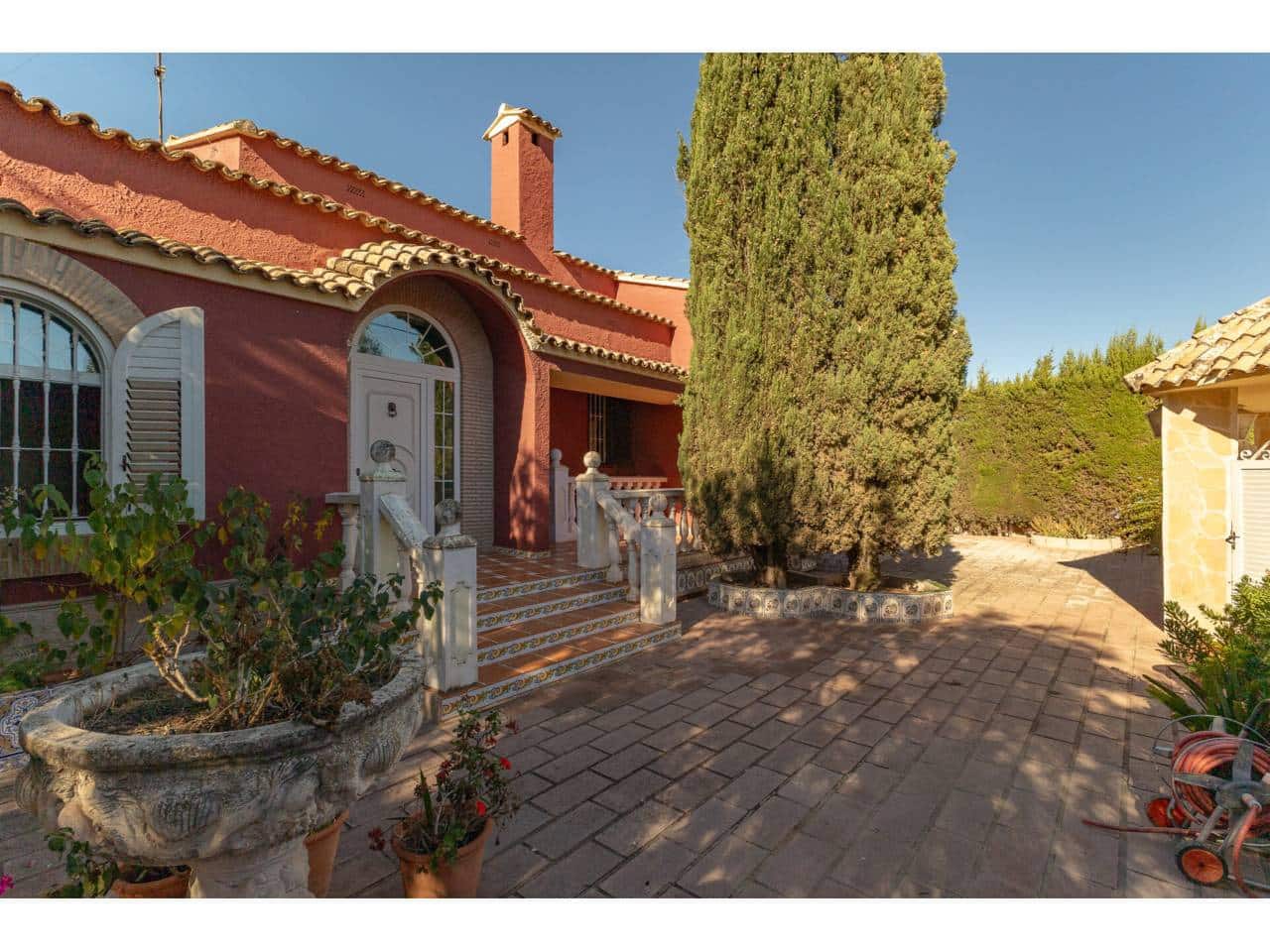 7 soveværelse Villa til salg i La Pobla de Vallbona med swimmingpool garage - € 830.000 (Ref: 8705457)