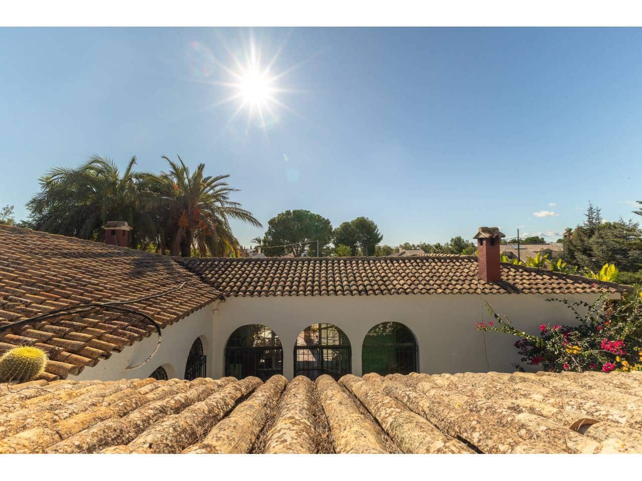 7 soveværelse Villa til salg i La Pobla de Vallbona med swimmingpool garage - € 830.000 (Ref: 8705457)