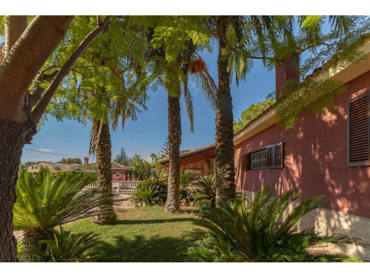 7 soveværelse Villa til salg i La Pobla de Vallbona med swimmingpool garage - € 830.000 (Ref: 8705457)