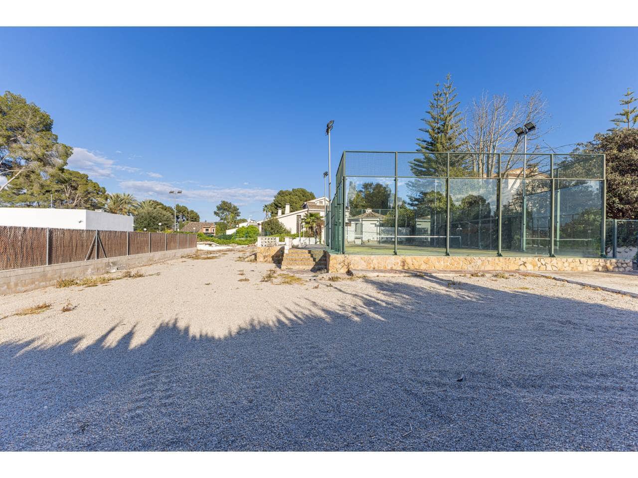 Grunde uden byggetilladelser til salg i L'Eliana - € 325.000 (Ref: 8899729)