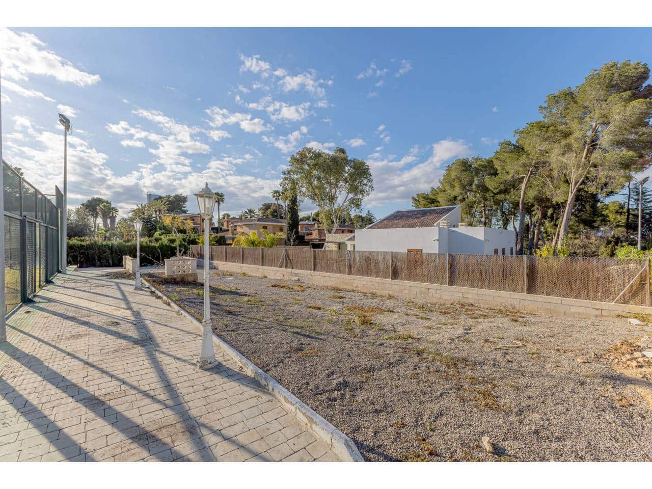 Grunde uden byggetilladelser til salg i L'Eliana - € 325.000 (Ref: 8899729)