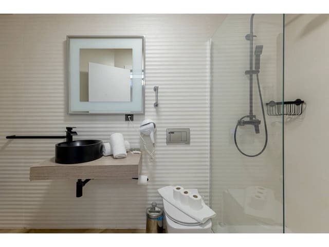 2 slaapkamer Flat te koop in Russafa, Valencia stad - € 295.000 (Ref: 8990323)