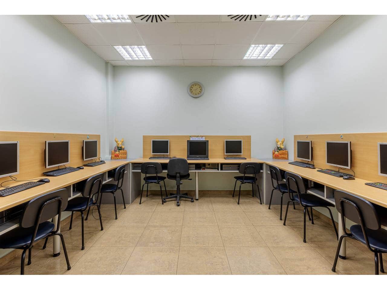 7 soveværelse Kontor til salg i Valencia by - € 375.000 (Ref: 8990325)