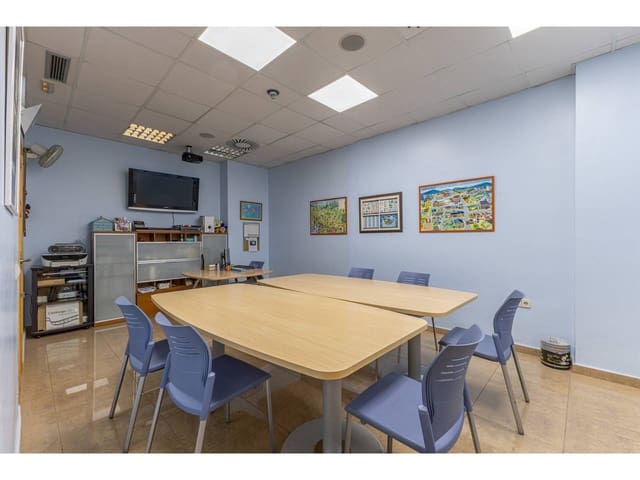 7 bedroom Office for sale in La Petxina, Valencia city - € 375,000 (Ref: 8990325)